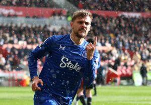 Brentford 2-2 Everton: Kiernan Dewsbury-Hall strikes late as Toffees nick draw after Igor Thiago brace