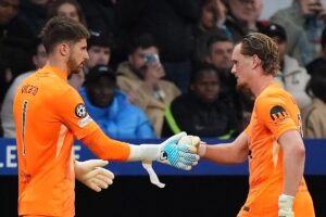 Totttenham: Roberto De Zerbi issues Guglielmo Vicario update as Antonin Kinsky waits on Chelsea decision