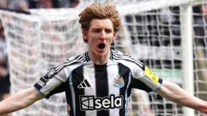 Howe hints at Gordon exit from Newcastle amid Bayern links