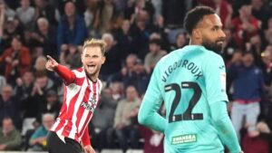 Southampton knock Swansea off Championship top spot