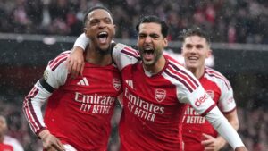 Arsenal beat Everton to move level on points with leaders Man City